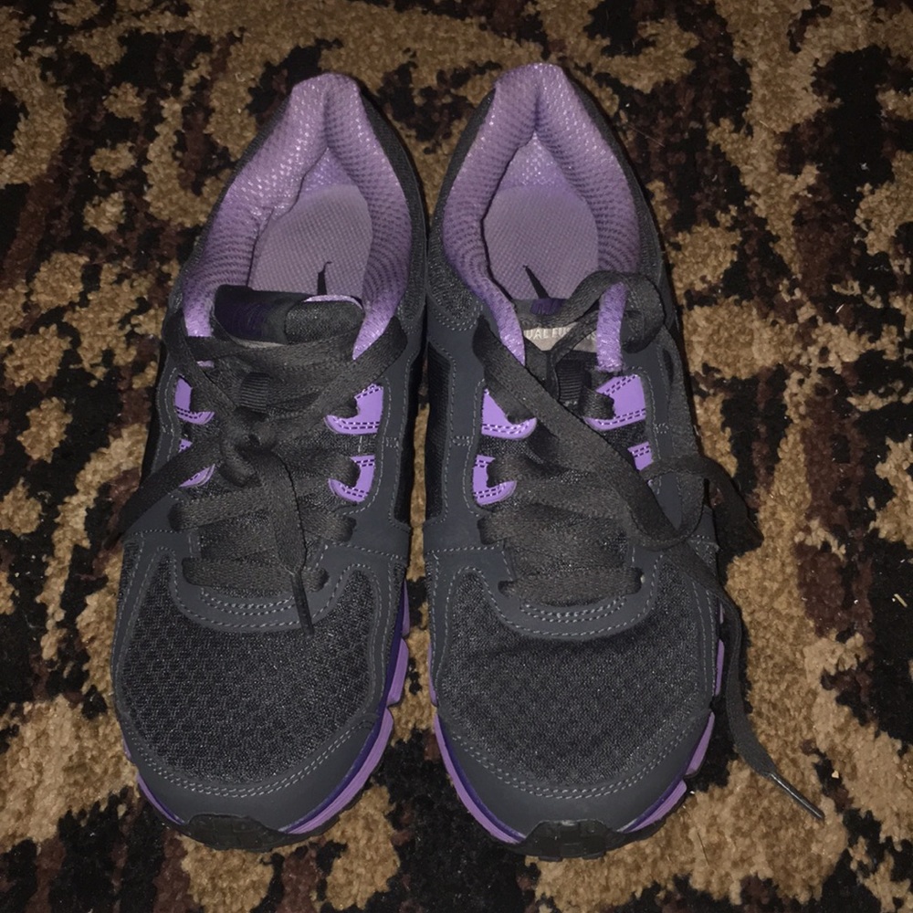 nike women’s running shoes